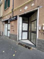 Foto Negozio in Vendita a Rho Rho - Centro