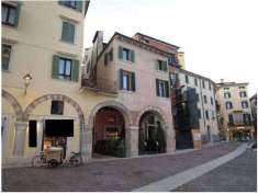 Foto Negozio in Vendita a Verona Centro storico