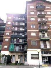 Foto Negozio in vendita in via Sulmona a Milano