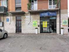 Foto NEGOZIO POSIZIONE ANGOLO FRONTE STRADA