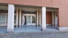 Foto NEGOZIO VIA VAL DELLA TORRE CON BOX AUTO