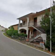Foto Nel Comune di Sorano frazione di San Giovanni delle Contee dove sono presenti negozi di prima necessita e ufficio postale,  a 9 km. dalle Terme di Sor