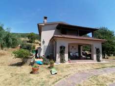 Foto Nella localit  Il Poderetto facente parte del comune di Sorano, in provincia di Grosseto, vendiamo villa con terreno circostante di circa 2000mq dove