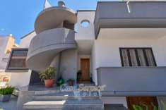 Foto Novoli- villa con grande spazio esterno