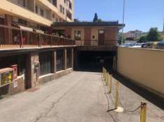 Foto Novoli vendiamo box auto mq.13 con soppalco, altezza m.4,5, adatto per motocicli, autovetture di piccola cilindrata, laboratorio e magazzino.