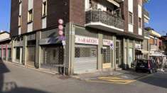 Foto Oltre 3 vetrine in vendita a Rivoli