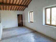 Foto Orvieto - Porzione di casale con 1 ha di terreno in vendita a chiraca 12 chilometri da Orvieto