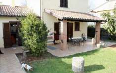 Foto Orvieto (Canale nuovo) - Vendesi appartamento in villetta in bifamiliare di recente costruzione con garage, rustico e giardino.