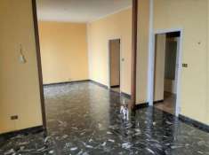Foto Orvieto centro - Luminoso appartamento da ristrutturare con terrazze e garage in vendita.
