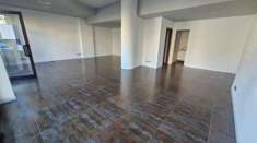 Foto OSIMO (AN) - LOCALE COMMERCIALE USO UFFICIO/NEGOZIO