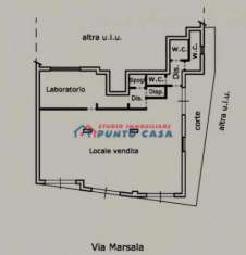 Foto PACECO  Via Marsala  Locale commerciale di 150 mq ca.  ampio vano principale + retro. Ottima visibilit  e facilit  di parcheggio. Euro 100 mila CL