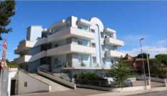 Foto Palazzina commerciale in vendita a Civitanova Marche - 2 locali 201mq
