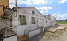 Foto Palazzina commerciale in vendita a Imola - 938mq