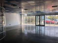 Foto Palazzina commerciale in vendita a Vicenza - 10 locali 625mq