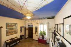 Foto Palazzina in centro storico con giardino e garage