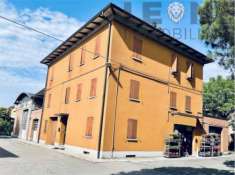 Foto Palazzo / Stabile di 1000 m con pi di 5 locali in vendita a Vignola