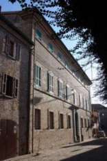 Foto Palazzo / Stabile di 1000 m in vendita a Saludecio