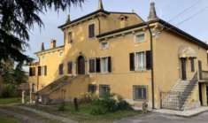 Foto Palazzo / Stabile di 108403 m con pi di 5 locali in vendita a Sona