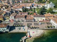 Foto Palazzo / Stabile di 1120 m con pi di 5 locali in vendita a Arona