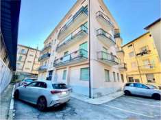 Foto Palazzo / Stabile di 1137 m con pi di 5 locali in vendita a Oggiono