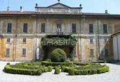 Foto Palazzo / Stabile di 1300 m in vendita a Modena