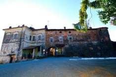 Foto Palazzo / Stabile di 15492 m con pi di 5 locali in vendita a Lozzolo