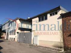 Foto Palazzo / Stabile di 1700 m in vendita a Opera