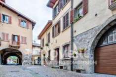 Foto Palazzo / Stabile di 180 m con 5 locali in vendita a San Giovanni Bianco