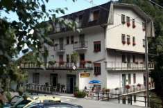 Foto Palazzo / Stabile di 1890 m con pi di 5 locali in vendita a Bognanco