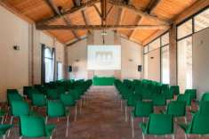 Foto Palazzo / Stabile di 2337 m con pi di 5 locali in vendita a Podenzano