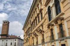 Foto Palazzo / Stabile di 3000 m con pi di 5 locali in vendita a Piacenza