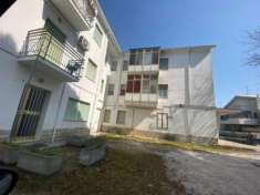Foto Palazzo / Stabile di 500 m con pi� di 5 locali in vendita a Cervia