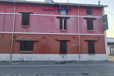 Foto Palazzo / Stabile di 578 m con pi di 5 locali in vendita a Parma