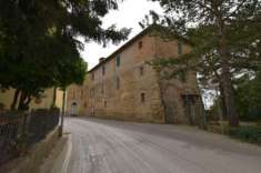 Foto Palazzo / Stabile di 605 m con pi di 5 locali in vendita a Perugia