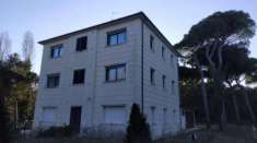 Foto Palazzo / Stabile di 700 m con pi di 5 locali in vendita a Cervia