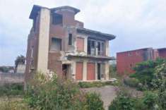 Foto Palazzo a Giugliano In Campania - Rif. 20484