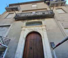 Foto palazzo in centro