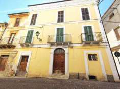 Foto Palazzo in Vendita, pi di 6 Locali, 1000 mq (CATIGNANO)