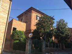 Foto Palazzo in Vendita, pi di 6 Locali, 5 Camere, 270 mq (MONTEPULC