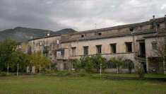 Foto Palazzo in Vendita, pi di 6 Locali, 700 mq (FORMICOLA)
