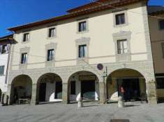 Foto Palazzo in Vendita, pi di 6 Locali, pi di 6 Camere, 950 mq (RE