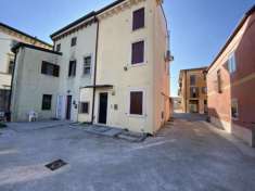Foto Palazzo in vendita a Castel D'Azzano - 3 locali 250mq