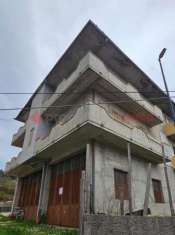 Foto Palazzo in vendita a Fabrizia
