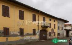 Foto Palazzo in vendita a Momo