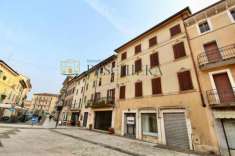Foto Palazzo in vendita a Valeggio Sul Mincio - 4 locali 440mq