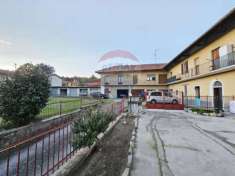 Foto Palazzo in vendita a Vergiate - 7 locali 622mq