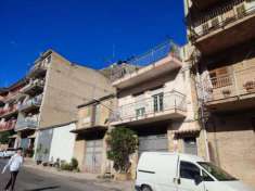 Foto Palazzo in Via Alcide De Gasperi