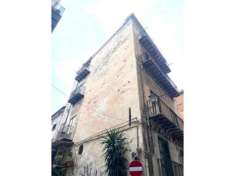 Foto Palazzo in Via Valverde