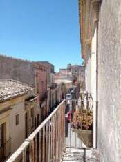 Foto Palazzolo Acreide, centro storico, vendesi stabile palazzo 500 Mq