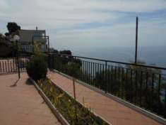 Foto Parco del Ciliegi, appartamento con terrazzo vista mare